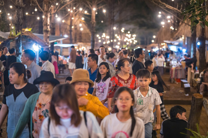 Du lịch Nha Trang, Măng Đen thắng lớn dịp lễ 2-9 - Ảnh 2.