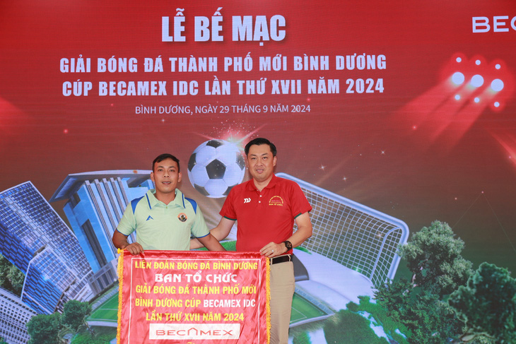 Bamboo FC vô địch Giải bóng đá phong trào lớn nhất Bình Dương - Ảnh 2.