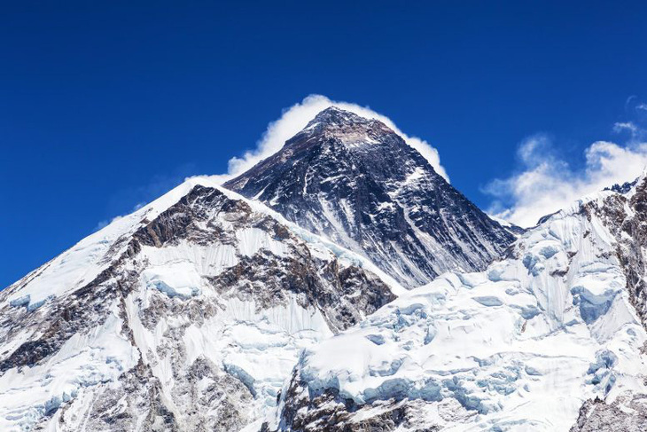 mount-everest-1727713498951179799949.jpg