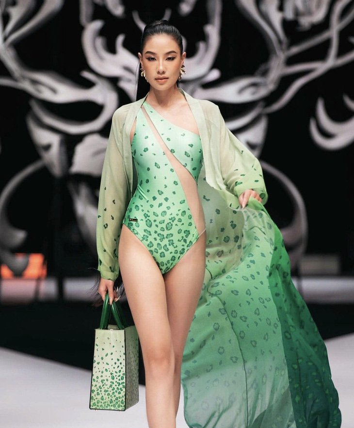 Màn trình diễn áo tắm gây phản cảm tại Miss Universe Vietnam lỗi do ai? - Ảnh 9.