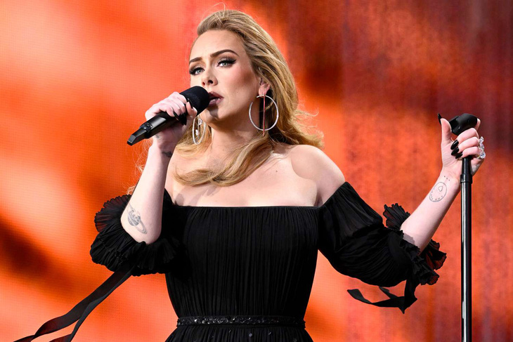 adele-performing-090124-9ecc8fef707947a58e9d2fc5022181f6-17255224498831668544765.jpg