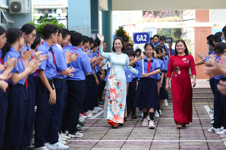 Hơn 23 triệu học sinh cả nước khai giảng năm học mới - Ảnh 26.