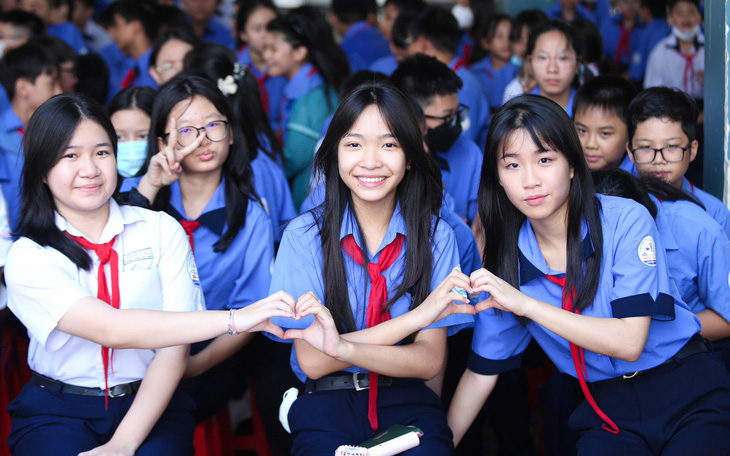 Thủ tướng Phạm Minh Chính: Đổi mới giáo dục phải lấy học sinh, sinh viên làm trung tâm - Ảnh 2.