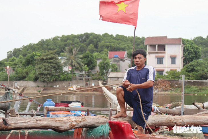 Người dân Nghệ An hối hả chống siêu bão Yagi - Ảnh 5.