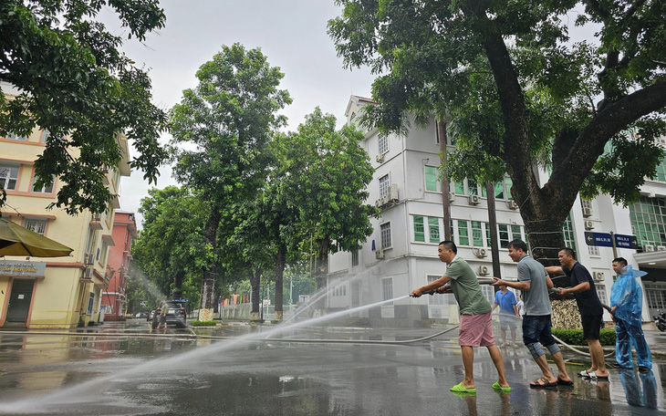 Thủ phủ vải thiều Bắc Giang ngập trong biển nước - Ảnh 5.