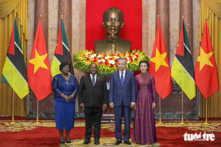 Tổng Bí thư, Chủ tịch nước Tô Lâm đón và hội đàm với Tổng thống Mozambique - Ảnh 6.