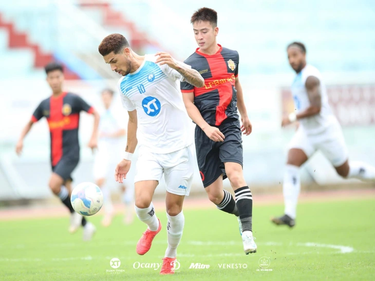 Hai CLB Thanh Niên TP.HCM và Phù Đổng Ninh Bình 