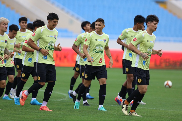 Trận Việt Nam - Thái Lan vẫn thi đấu - Ảnh 1. Trận Việt Nam - Thái Lan vẫn thi đấu - Ảnh 1.