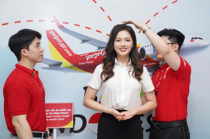 Dàn ứng viên xinh đẹp rạng rỡ khuấy động ngày hội việc làm lớn nhất năm của Vietjet - Ảnh 3.