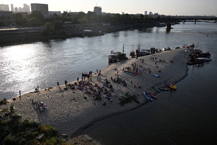 Con sông dài nhất Ba Lan gặp chuyện tồi tệ - Ảnh 1.