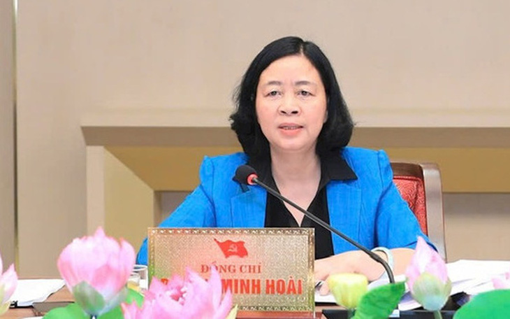 Thầy trò, phụ huynh tất bật dọn dẹp trường lớp sau bão