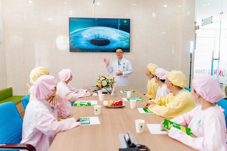 Bệnh viện Mắt Sài Gòn Nha Trang, mở ra hành trình kỳ diệu từ đôi mắt sáng khỏe - Ảnh 2.
