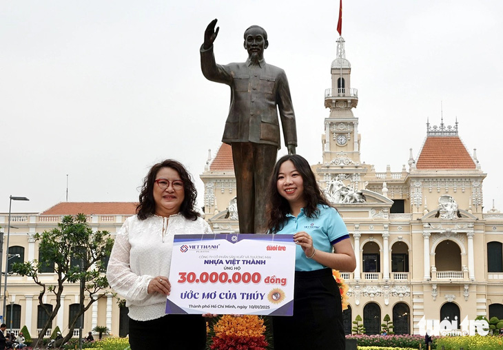 Quên cơn đau, bệnh nhi ung thư háo hức trải nghiệm xe buýt hai tầng và metro số 1 - Ảnh 7.