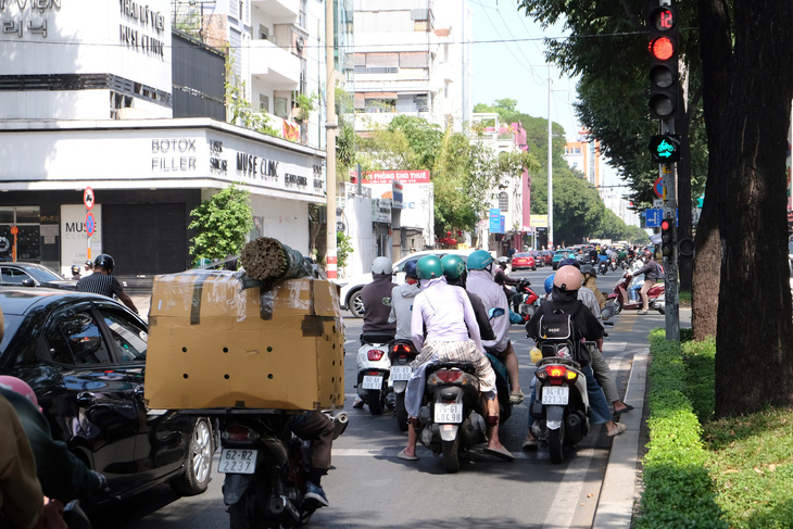 Có mũi tên xanh, bớt chút kẹt xe - Ảnh 2.