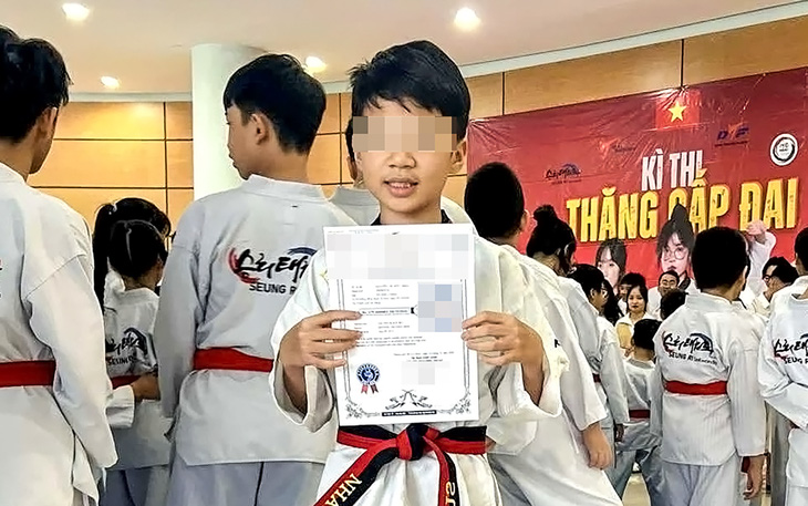 Phụ huynh tố con tập taekwondo bị HLV đánh đập tàn nhẫn - Ảnh 4.