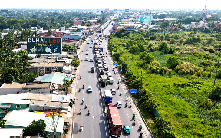 Nhu cầu đi lại cuối năm tăng cao, TP.HCM làm gì để giao thông bớt căng thẳng? - Ảnh 3.