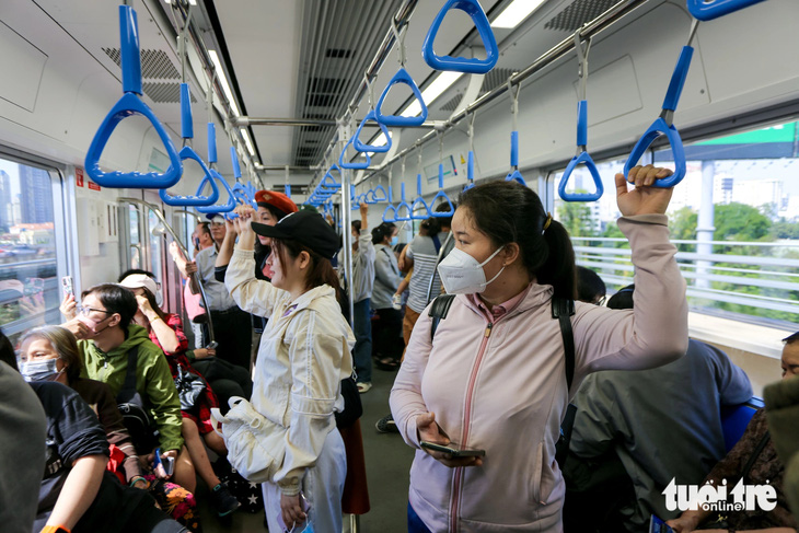 Người dân đi lại bằng metro số 1 lưu ý thay đổi từ ngày 27 Tết - Ảnh 1.