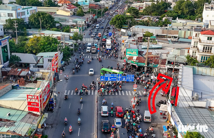 Mở lối rẽ phải để giảm kẹt xe là giải pháp cần đẩy mạnh - Ảnh 2.