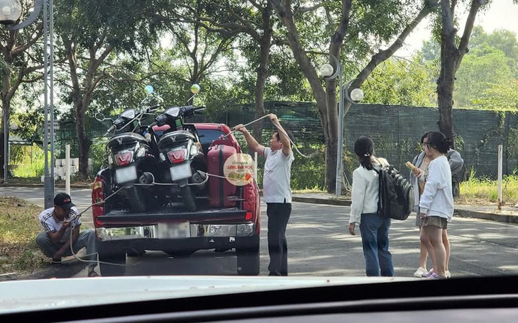 Ngô Lan Hương ngồi yên cũng dính drama với 'Đi giữa trời rực rỡ'  - Ảnh 4.