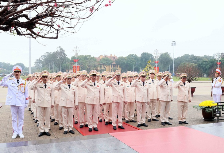 Lãnh đạo Đảng, Nhà nước vào Lăng viếng Chủ tịch Hồ Chí Minh - Ảnh 5.