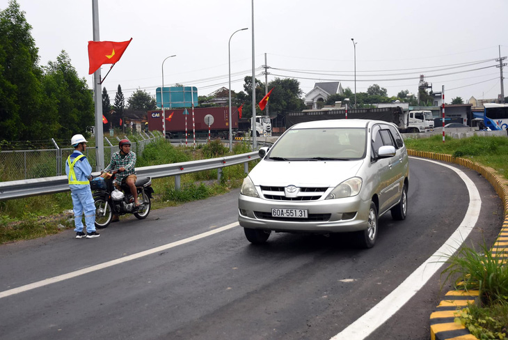 Chính thức thông xe hai đoạn cao tốc Bến Lức - Long Thành, tài xế thêm lựa chọn đi lại dịp Tết - Ảnh 9.