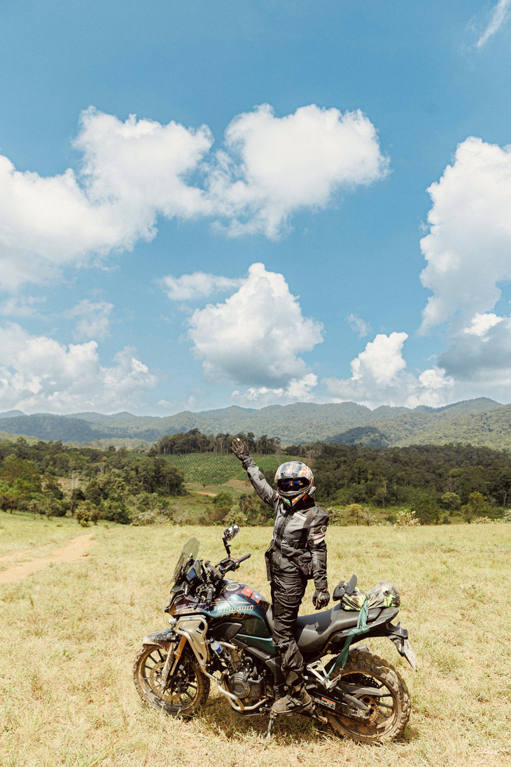 Nữ biker Việt đầu tiên chinh phục đường đèo cao nhất thế giới: 'Tôi chỉ đơn giản là người may mắn' - Ảnh 11.