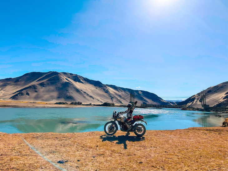 Nữ biker Việt đầu tiên chinh phục đường đèo cao nhất thế giới: 'Tôi chỉ đơn giản là người may mắn' - Ảnh 19.