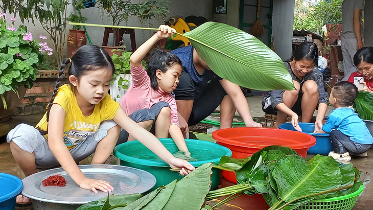 Tết đoàn viên, hiếu đễ, sum vầy; nhưng Tết cũng để nghỉ ngơi, thế nên phải hài hòa cũ - mới - Ảnh 1.