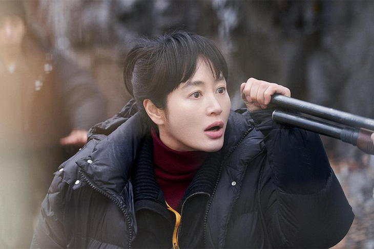 Unmasked của Kim Hye Soo lột trần hiện thực xã hội - Ảnh 2.