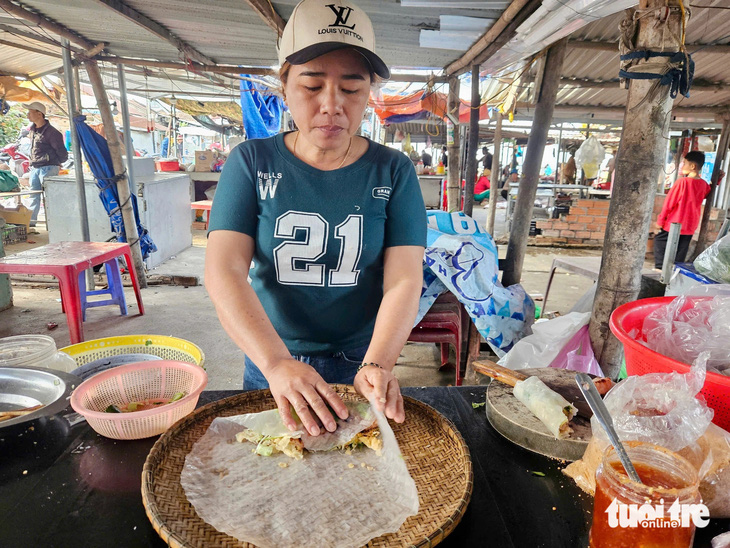 Ba khu chợ độc đáo tại Phú Yên dịp cận Tết khiến du khách thích thú - Ảnh 3.