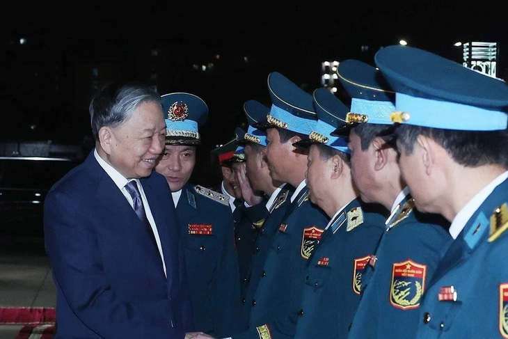 Tổng Bí thư Tô Lâm thăm, chúc Tết các đơn vị công an, quân đội, thủ đô Hà Nội - Ảnh 2.