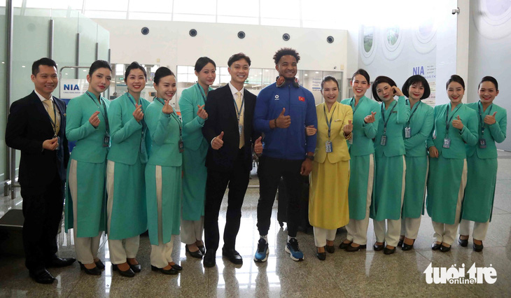 Xuan Son is most sought after at the airport when recruiting Vietnam to Thailand - Photo 7.