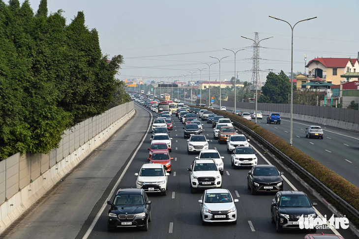 Xử lý hơn 10.000 vi phạm giao thông trong 6 ngày nghỉ Tết, tai nạn giảm mạnh - Ảnh 1.