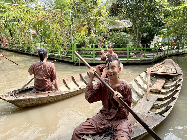 Về Cần Thơ chơi cực đã, trải nghiệm nếp văn hóa sông nước trọn vẹn - Ảnh 3.