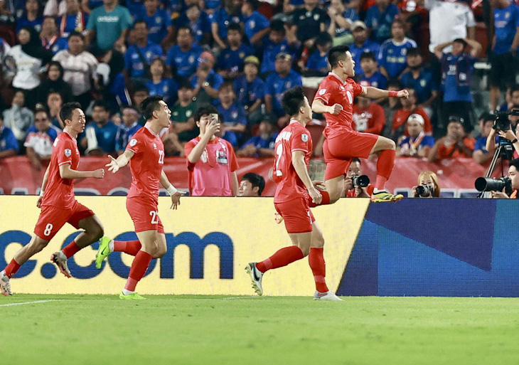 Đánh bại Thái Lan 3-2 ở Rajamangala, Việt Nam vô địch ASEAN Cup 2024 - Ảnh 1.