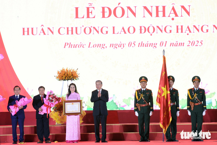 Tổng Bí thư Tô Lâm dự kỷ niệm 50 năm Ngày giải phóng Phước Long - Ảnh 1.