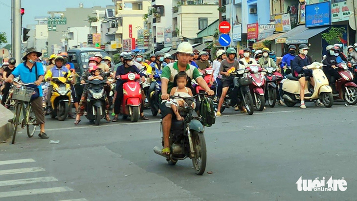 Đường Tân Kỳ Tân Quý thông xe hơn 1 tuần, trong 40 phút có hơn 50 xe vượt đèn đỏ - Ảnh 5.