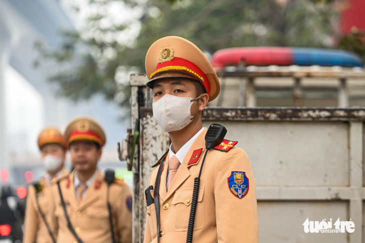 Mức phạt tăng gấp 5 lần, không còn cảnh xe máy đi hàng đoàn ở đường vành đai 2 trên cao - Ảnh 1.