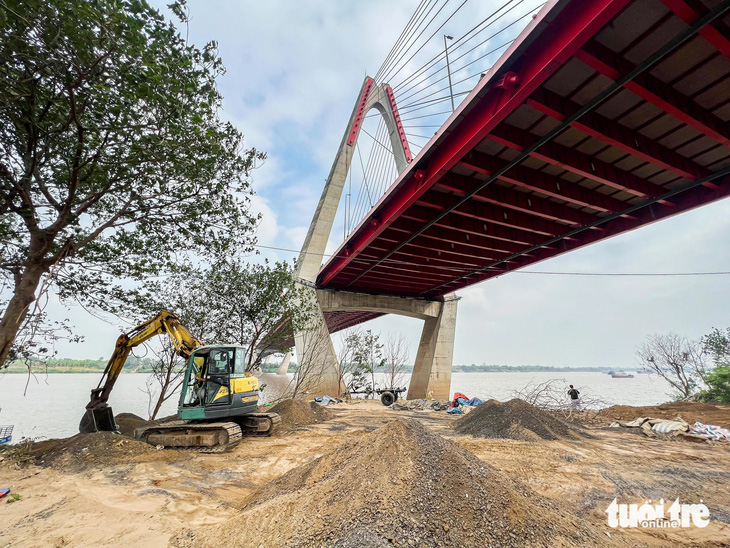 Hà Nội chốt phương án lấy nước bổ cập nước từ sông Hồng vào sông Tô Lịch - Ảnh 1.