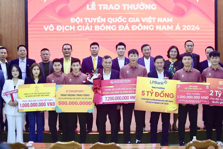 Đội tuyển Việt Nam nhận thưởng hơn 30 tỉ đồng cho cúp vô địch ASEAN Cup 2024