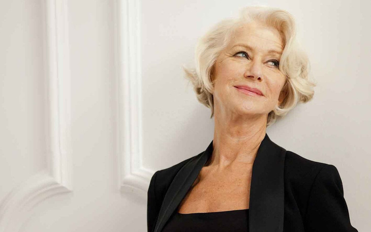 Bài tập 12 phút giúp Helen Mirren mạnh khỏe tuổi 80 - Ảnh 1.