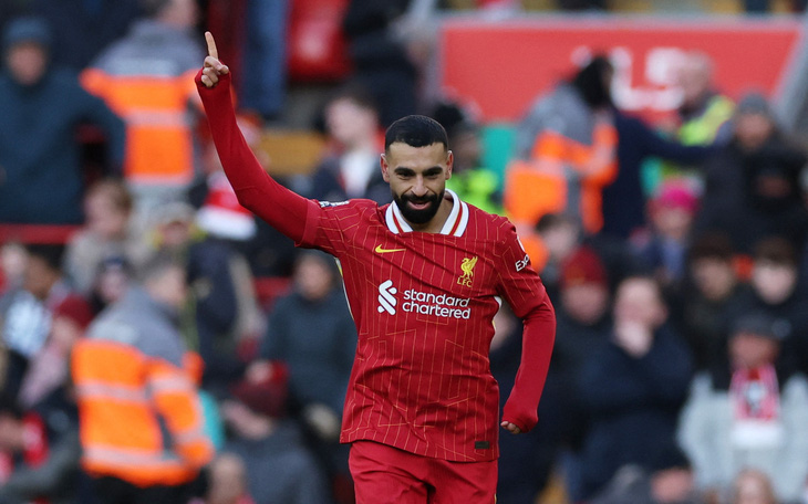 Salah lập cú đúp giúp Liverpool xây chắc ngôi đầu - Ảnh 3.