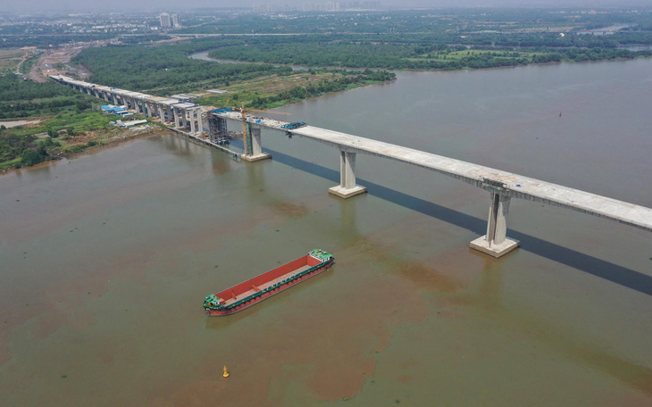 Thủ tướng bay trong đêm từ TP.HCM ra Lạng Sơn đi thị sát cao tốc Đồng Đăng - Trà Lĩnh - Ảnh 3.