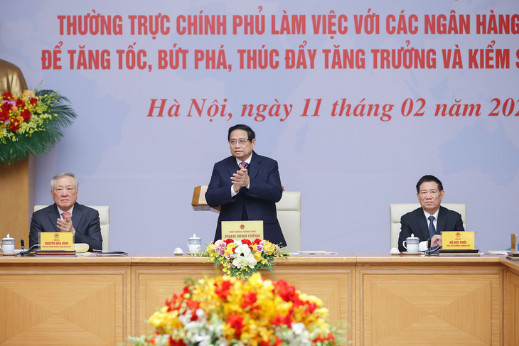 Thủ tướng họp với các ngân hàng thương mại bàn giải pháp tăng trưởng, ứng phó trước biến động - Ảnh 1.