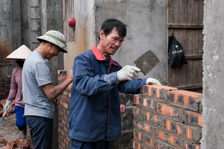 Tin tức sáng 13-2: Xử lý nghiêm bán thuốc cúm A không đơn; Đông Nam Bộ ít hộ nghèo nhất nước - Ảnh 2.