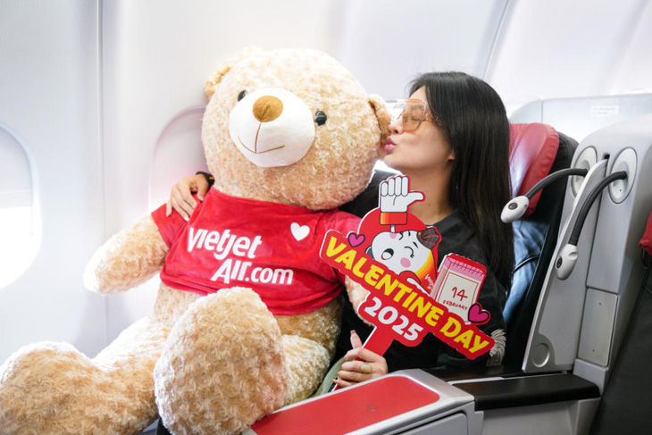 Bay Vietjet là có gấu trong mùa lễ Valentine này - Ảnh 4.