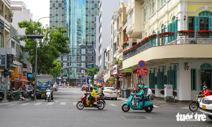 Trung tâm TP.HCM sắp có nắng nóng diện rộng - Ảnh 1.