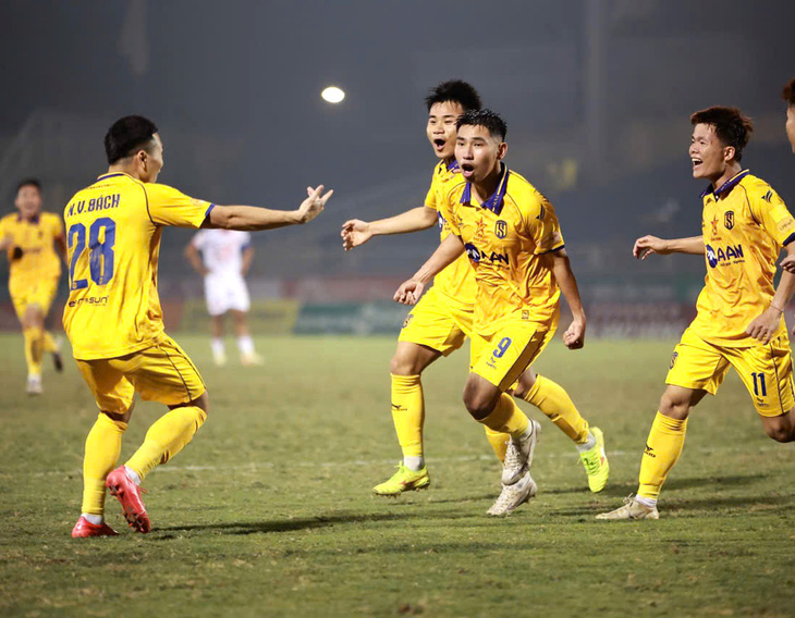 Đình Triệu cùng CLB Hải Phòng gục ngã ở ‘chung kết ngược’ V-League - Ảnh 2.