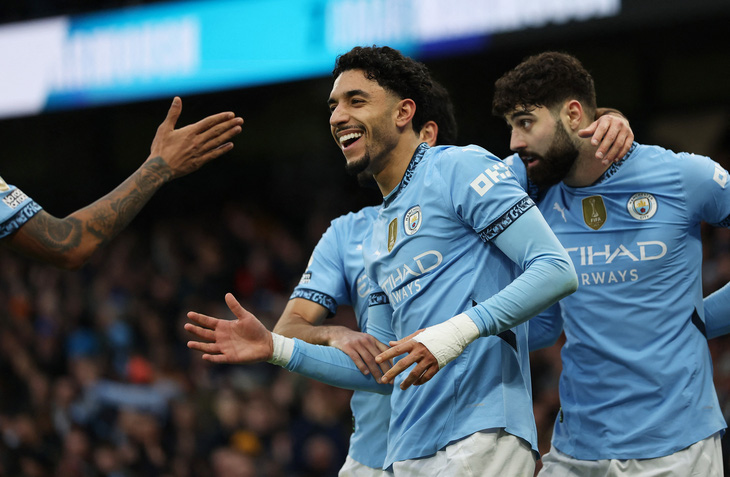 Tân binh lập hat-trick, Man City thắng đậm Newcastle - Ảnh 1.