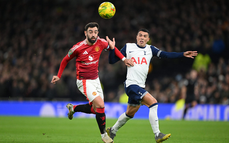 Thua Tottenham, Man United rơi xuống vị trí thứ 15 - Ảnh 3.